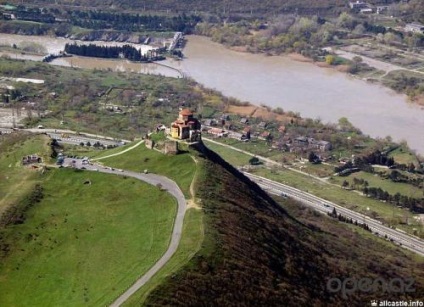 Confluence Aragvi și pui în Mtskheta, Georgia - Discover Azerbaidjan!