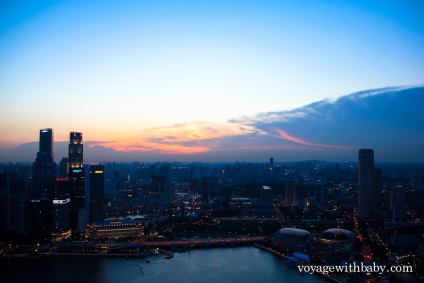 A kilátás a szálloda marina bay sands - skypark Szingapúrban a naplementében - voyagewithbaby -