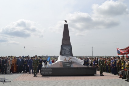 Deschiderea solemnă a unui monument pentru victimele războaielor locale sau instrucțiuni de a aduce cazuri