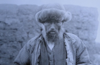 Kazahok hagyományos ruhái