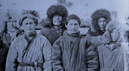 Kazahok hagyományos ruhái
