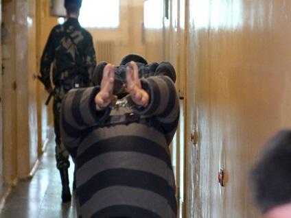 Fehéroroszországban 100 ezer embernek van 328 fogoly