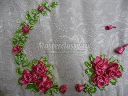 Broderie cu panglici decorative din satin panglici