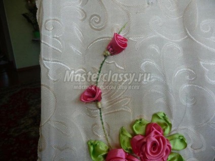 Broderie cu panglici decorative din satin panglici