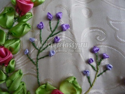 Broderie cu panglici decorative din satin panglici