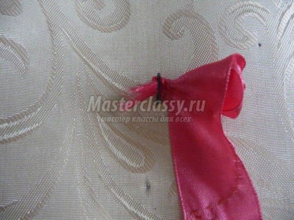 Broderie cu panglici decorative din satin panglici