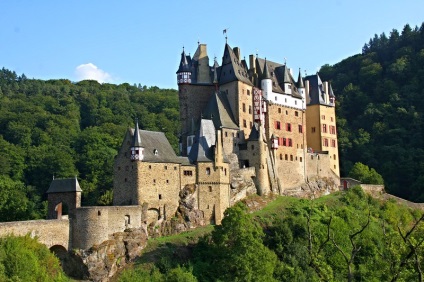 Castelul Elts este o perlă pe Moselle