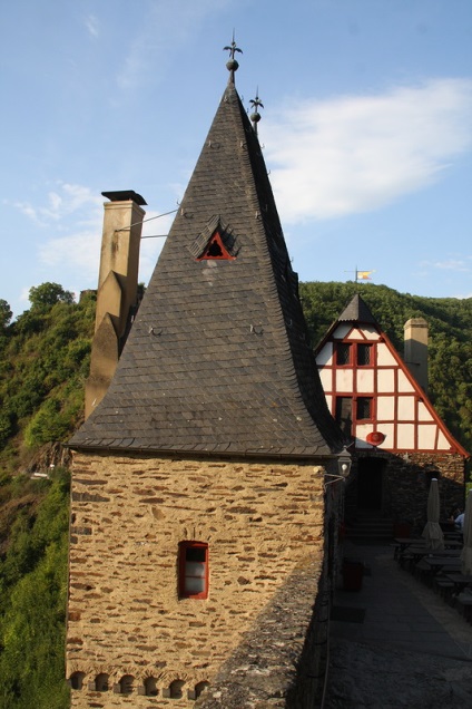 Castelul Elts este o perlă pe Moselle