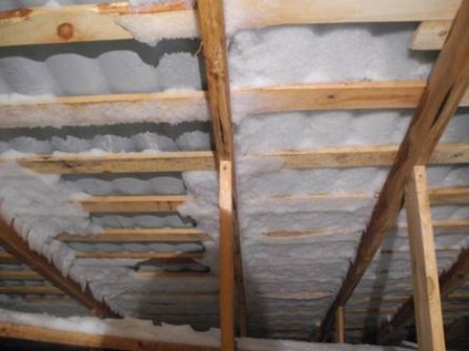 Protecția împotriva condensului în structura acoperișului izolat