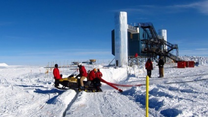 Construcția icecube-ului observator de neutrini, laboratorul de cercetare spațială