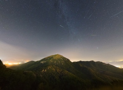 Starfall sau Perseid meteor shower, știri de fotografie