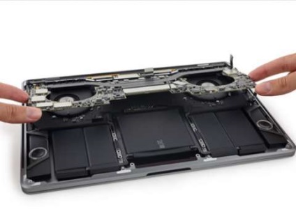 Apple MacBook Pro (2016) c bara de atingere a fost recunoscută aproape nereparabilă
