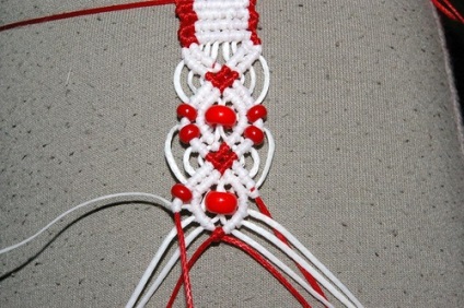 Egy nyaklánc karkötő gyöngyökkel - mesterkurzus