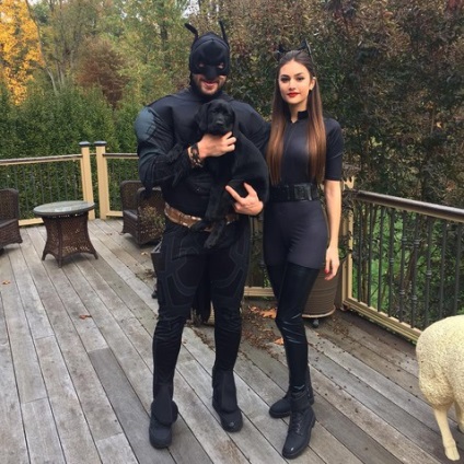Batman și prietena lui Ovechkin și Shubskaya au sărbătorit Halloween