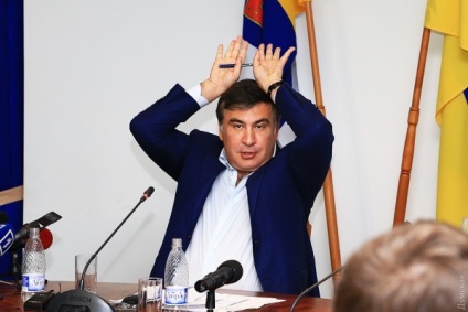 Човек без паспорт е защо Саакашвили е лишен от украинското гражданство - политически новини, новини