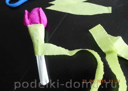 Flori din linguri de plastic si hartie (clasa de master), o cutie de idei si clase de maestru