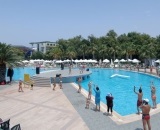 Faceți o prezentare generală a hotelului delfin botanic, situat în Alanya