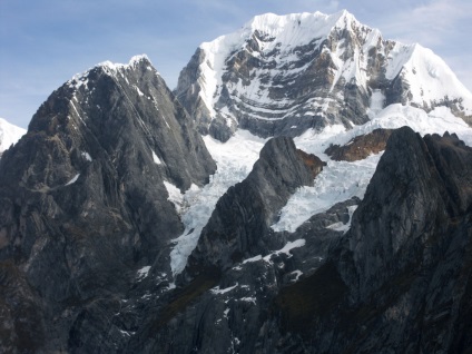 Zece dintre cele mai extreme vârfuri de munte