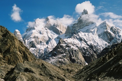 Zece dintre cele mai extreme vârfuri de munte