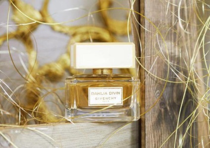 Parfumul Givenchy Dahlia piramidă divină, recenzii clienți