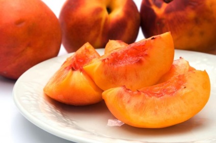 Fructele de nectarină beneficiază și sunt afectate
