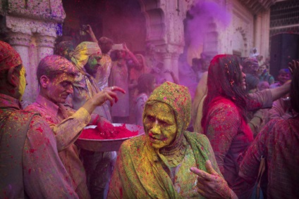 Carnavalul indian 20 de fotografii atmosferice ale holiilor de vacanță