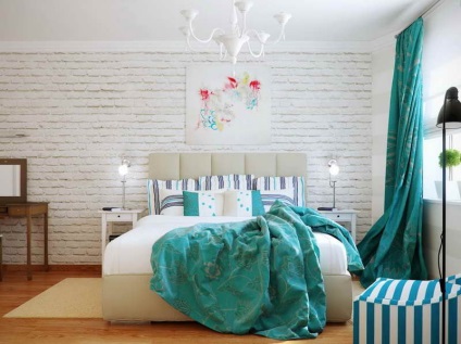 Interiorul cu un zid de cărămidă albă, o revistă online pozitivă