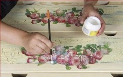 Cum de a decora un dulap cu propriile tale mâini Decoupage, decoratiuni textile, restaurari folosind tapet, decoratiuni