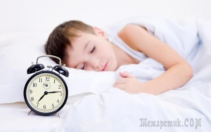 Cum să înveți un copil să se trezească devreme și să se pregătească pentru școală