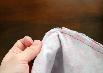 Cum să coaseți o copertă pentru un overlock cu propriile mâini