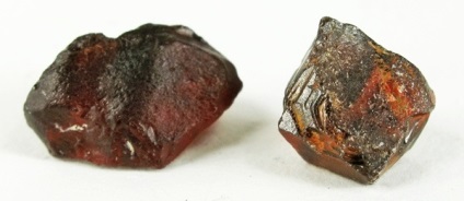 Piatra de piatra (granat) a mineralelor, pretioase sau nu si ce este