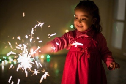 Anul Nou cu o scânteie aleg focurile de artificii corecte - mama