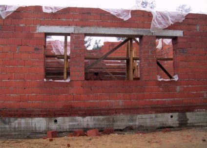 Erori la instalarea pereților din blocuri ceramice, care afectează calitatea construcției