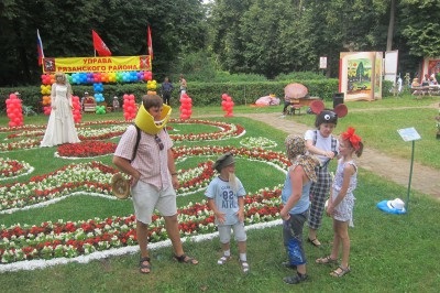 Opinii despre deschiderea festivalului de flori de gradina in parcul Kuzminki-Lublino - odihna cu copii