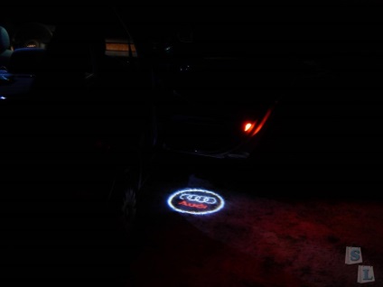 Iluminarea ușilor cu logo-ul auto