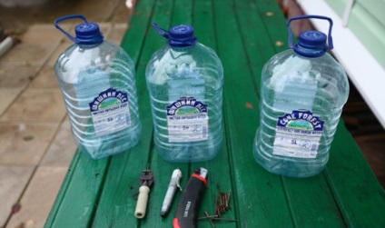 Băut pentru băut de găină din sticle de plastic de 5 litri, cu instrucțiuni pas cu pas, cu fotografii și video