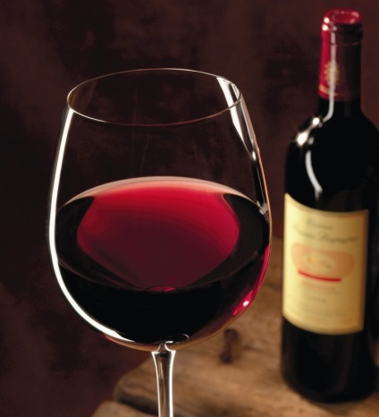Beneficiul și răul vinului de cireșe la domiciliu, tratamentul alcoolismului