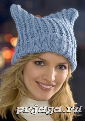 Pălăria tricotată a unei femei mici, tricotată