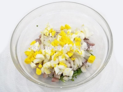 Salată simplă cu hering, rețetă pas cu pas cu fotografie