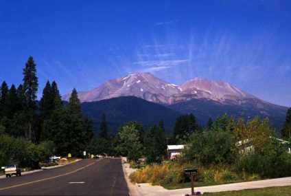 Shasta, California Facilități de munte și fotografii