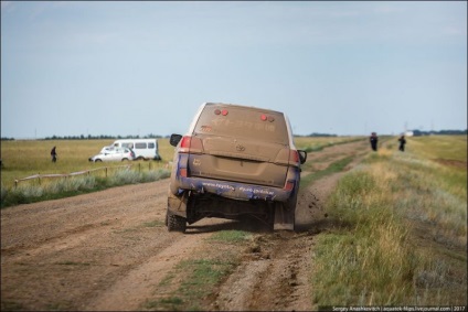 Drumul de mătase - 2017 de curse japoneze au condus 70 km pe trei roți