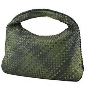 Portofoliul Bottega veneta este un accesoriu excelent