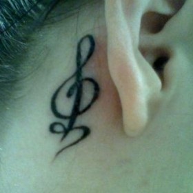 A treble clef tetoválása