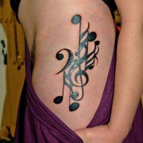 A treble clef tetoválása