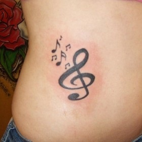 A treble clef tetoválása