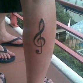 A treble clef tetoválása