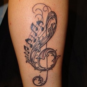 A treble clef tetoválása