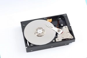 Capul magnetic lipit pe hard disk