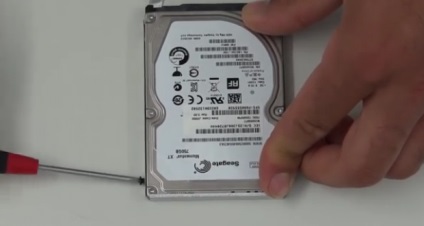 Înlocuirea hard disk-ului pe laptop Toshiba