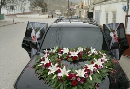 Élő virágok - autó dekoráció - esküvői paradicsom